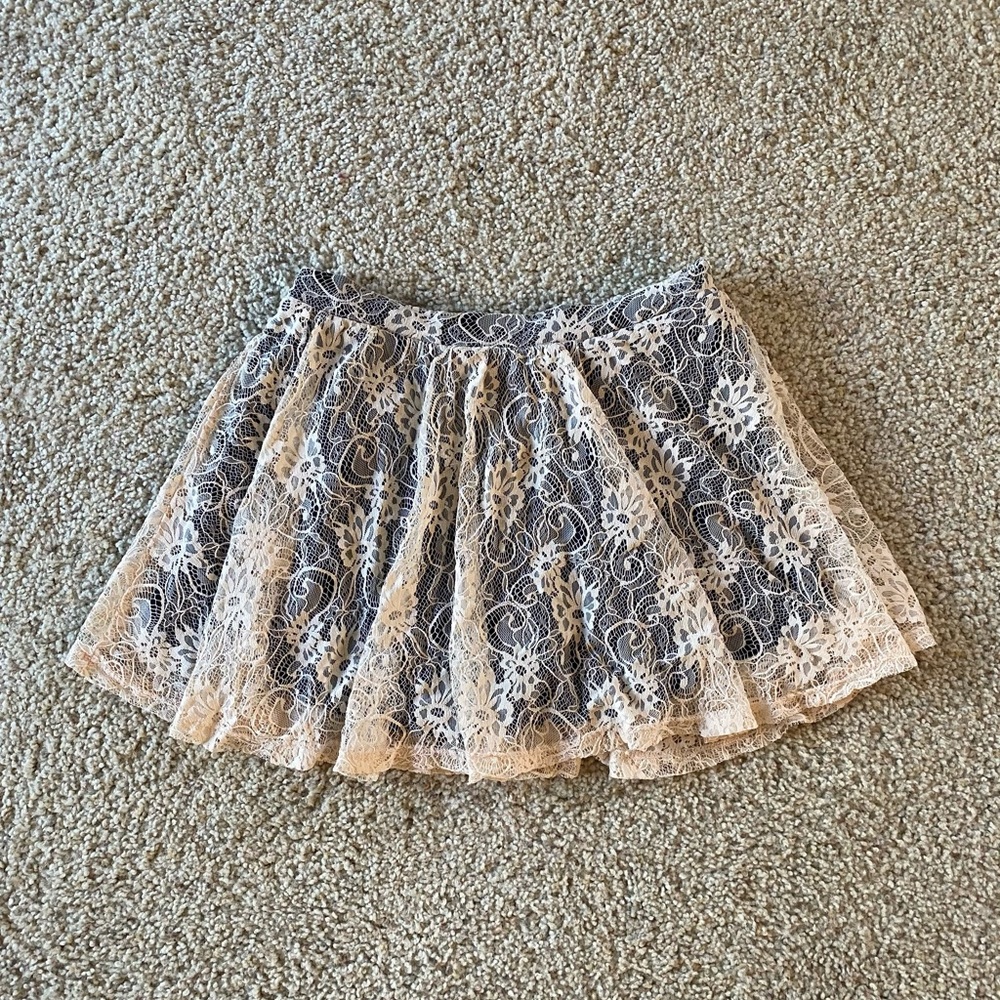 Vintage lace mini skirt